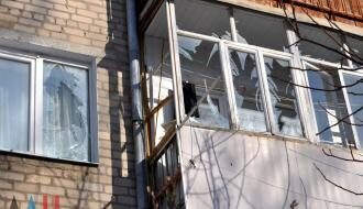 В оккупированном Докучаевске обстрелами повреждены три жилых дома