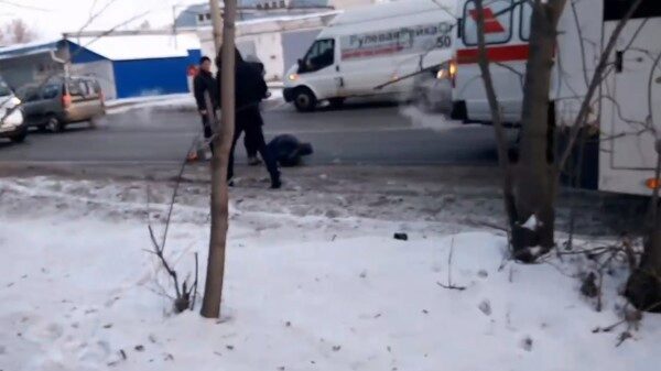 В Омске водитель льготной маршрутки сбил пешехода