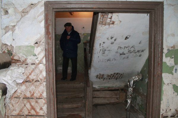 В Петербурге жильцы гниющего дома боятся лишиться жилья после капремонта