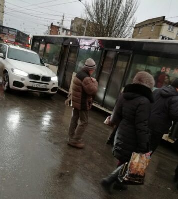 В Ростове автохам спровоцировал километровую пробку