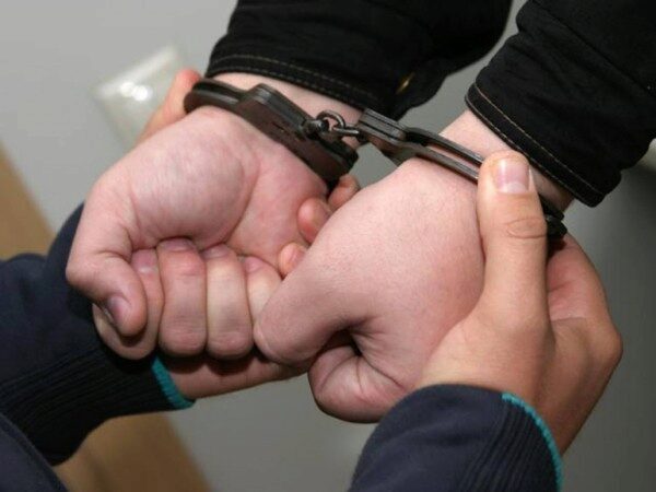 В Санкт-Петербурге безработный мужчина изнасиловал девятиклассницу