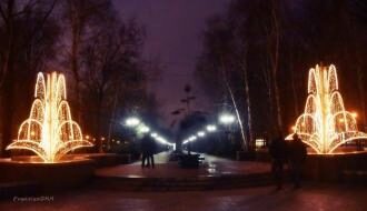 В сеть выложили яркие вечерние фото популярных мест Донецка