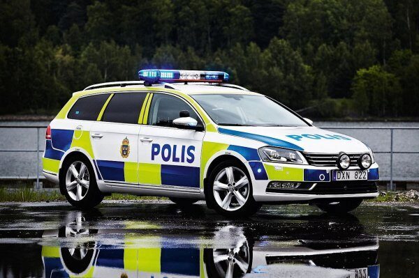 В Швеции группа молодых людей изнасиловала 17-летнюю девушку