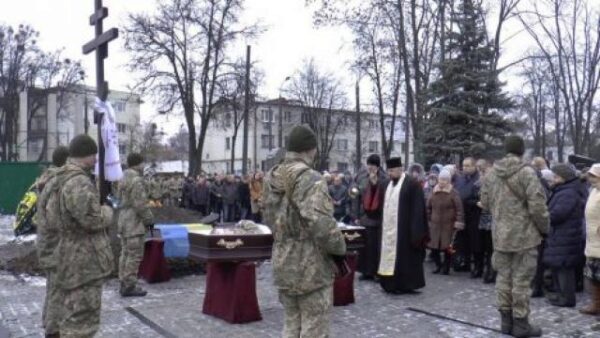 В Сумах провели в последний путь подполковника СБУ, погибшего в АТО