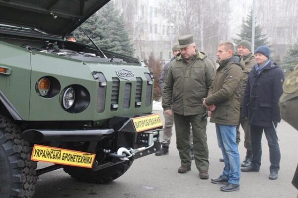 В Украине провели испытания новой военной техники (ФОТО)