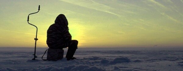 В Ульяновске на реке Свияге под лёд провалилась три рыбака, один из них погиб