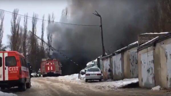 В утреннем пожаре в Липецке уничтожены 5 автомобилей