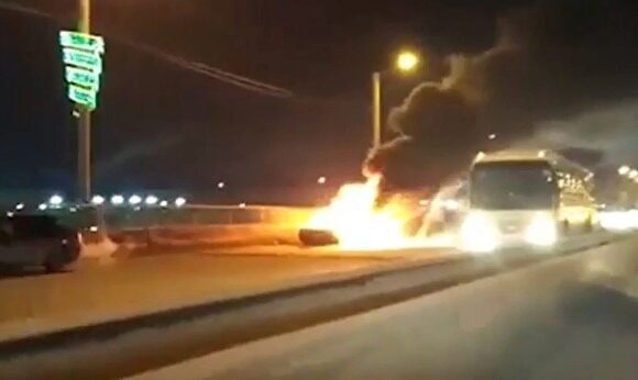 В Челябинске на ходу загорелась легковушка