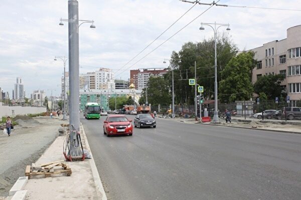 В Екатеринбурге сегодня после 11-дневного ремонта открыли улицу Репина