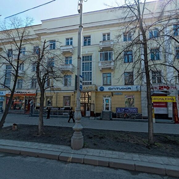 В Екатеринбурге жители добились смены подрядчика капремонта дома