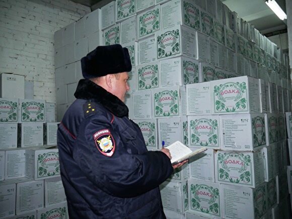 В канун Нового года в Челябинске изъято более 3 тыс. бутылок поддельного алкоголя