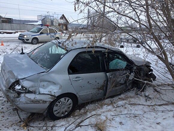 В Катайске столкнулись Mitsubishi и RAV4: пострадали два человека