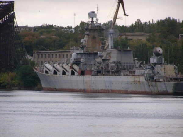 ВСУ отказались приобретать недостроенный крейсер «Украина»