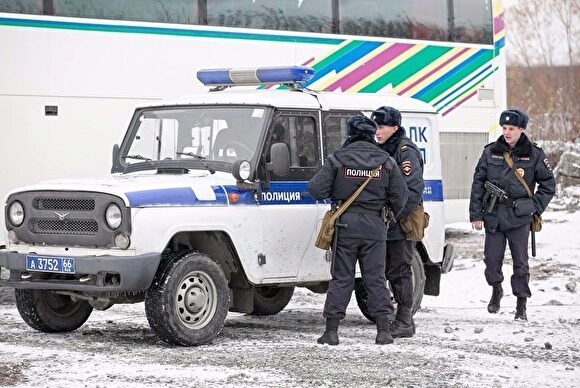 В УрФУ полиция сняла с занятий феминистку и увезла ее в отделение