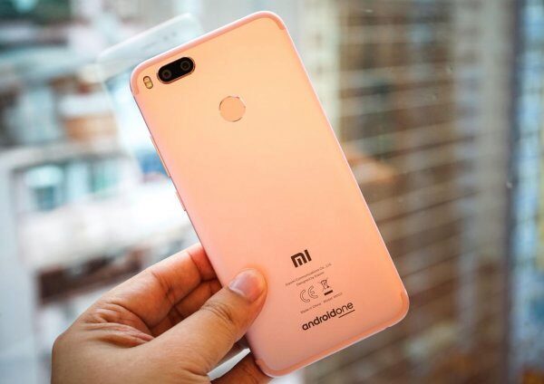Xiaomi Mi A1 стал лучшим бюджетным смартфоном осени