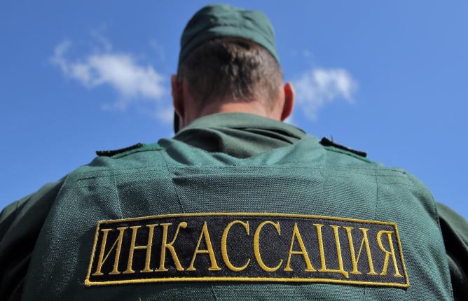В Екатеринбурге задержали инкассатора, сбежавшего с миллионом рублей и пистолетом