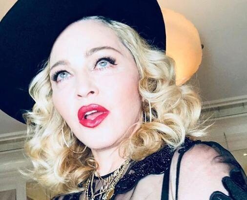 59-летняя Мадонна опубликовала фото без ретуши и макияжа