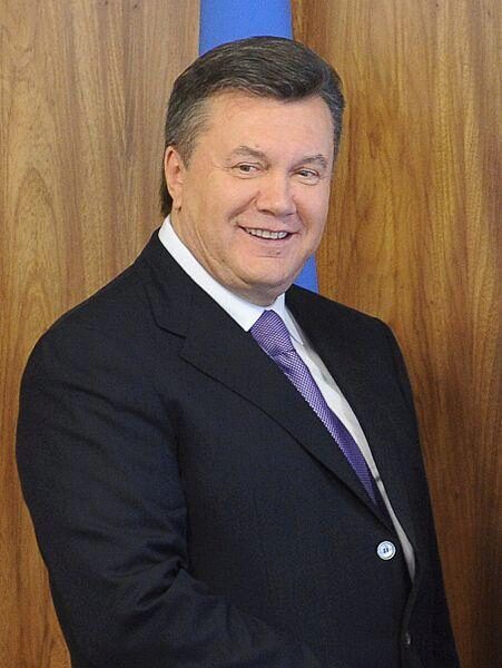 Адвокат Януковича сообщил о его желании вернуться на Украину