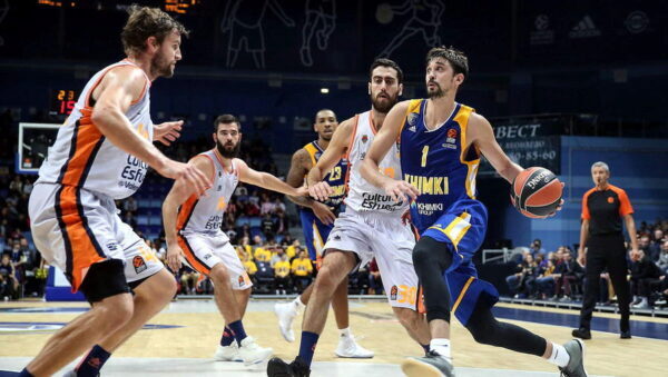 Баскетболисты подмосковных «Химок» проиграли на выезде «Валенсии»