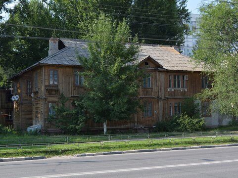 Деревянные дома на проспекте Энтузиастов могут перестать быть памятниками