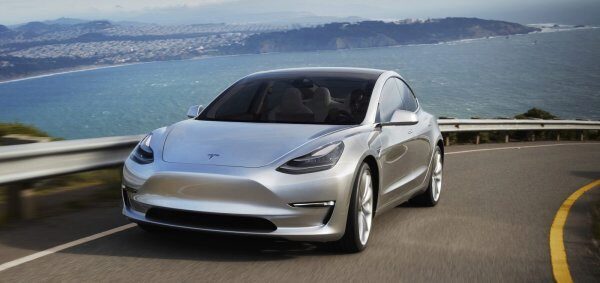Электрокар Tesla Model 3 приедет в Россию в конце 2018 года