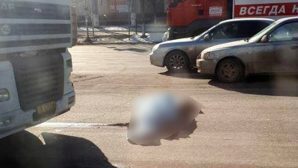 Грузовик насмерть сбил женщину? в Астрахани
