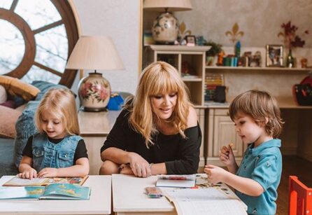 Максим Галкин показал фанатам в Instagram, как Пугачева занимается с детьми чтением