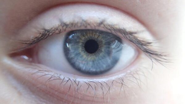 Медики: Сухость и покраснение глаз может быть симптомом ревматоидного артрита
