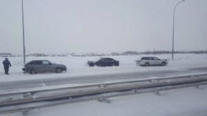На трассе в Кузбассе произошло массовое ДТП из пяти машин