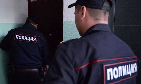 На юге Москвы в квартире нашли труп мужчины с колото-резаными ранами