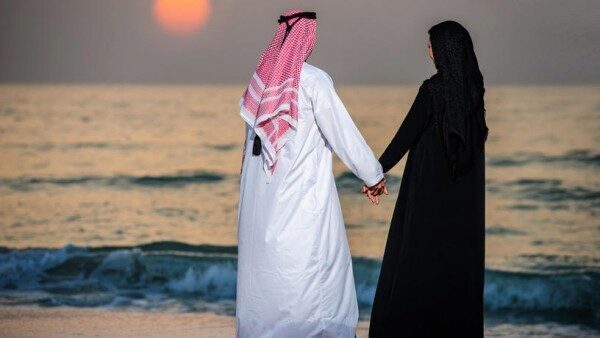 ОАЭ: пару посадят в тюрьму на год за отношнеия вне брака