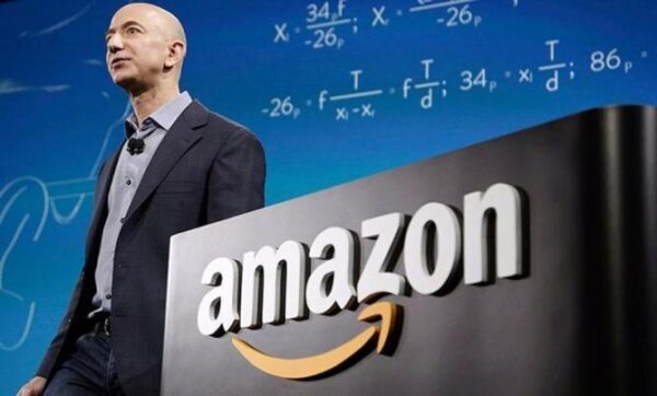 Основатель Amazon стал самым богатым бизнесменом в истории