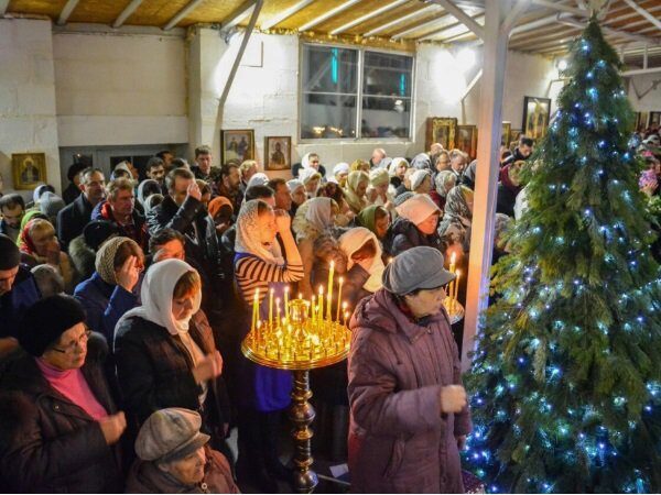 Открытие праздничного вертепа в Симферополе и богослужения — Рождество в Крыму