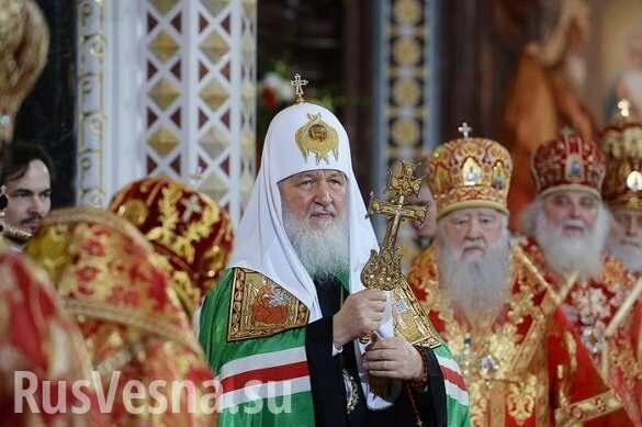 Патриарх Кирилл на новогоднем молебне попросил мира для Украины