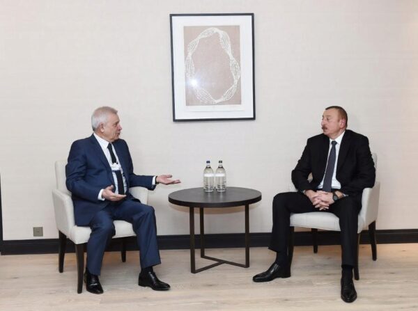Президент Ильхам Алиев встретился в Давосе с вице-президентом Еврокомиссии и главой BP