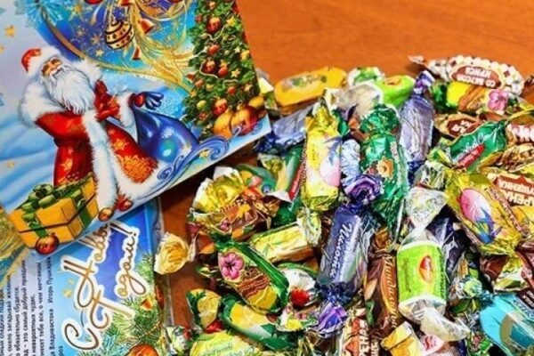 Роспотребнадзор нашёл в Хакасии опасные сладкие подарки и еду для детей