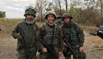 «Ряженый воин»: Боевики высмеяли Прилепина «на передовой»