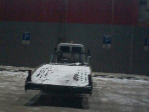 Саратовский эвакуаторщик припарковался на месте для инвалидов