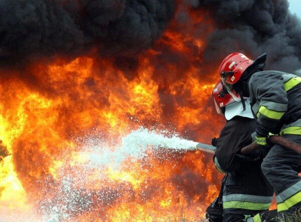 Шесть человек спасены из горящего общежития ВС РФ в Москве