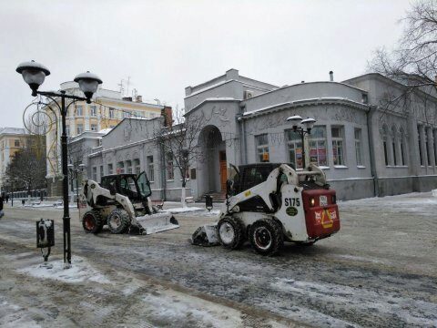 Спецтехника вывезет снег с 35 улиц Саратова