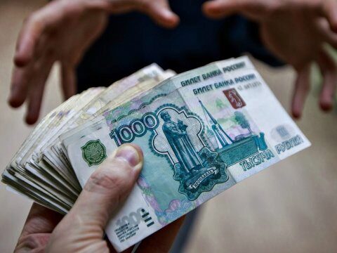 Средний размер взятки в Саратовской области составил 58 тысяч рублей