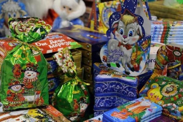 Свердловский Роспотребнадзор забраковал сотни новогодних подарков