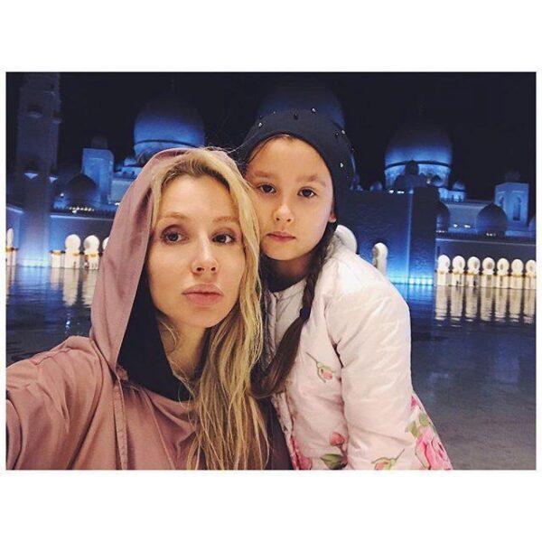 Светлана Лобода опубликовала в Instagram совместное фото с дочерью Евангелиной