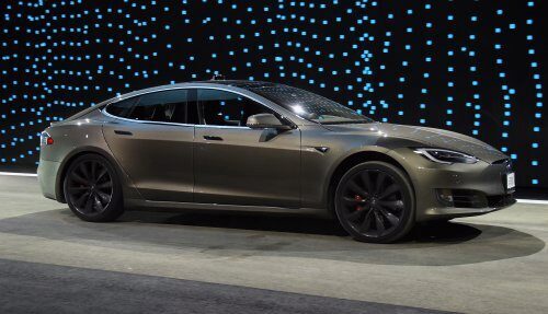 Tesla Model 3 впервые можно опробовать