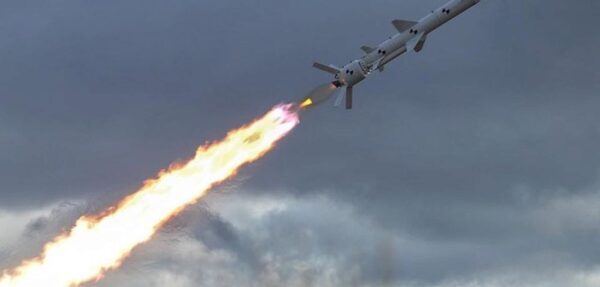 Турчинов сообщил об испытаниях украинской крылатой ракеты