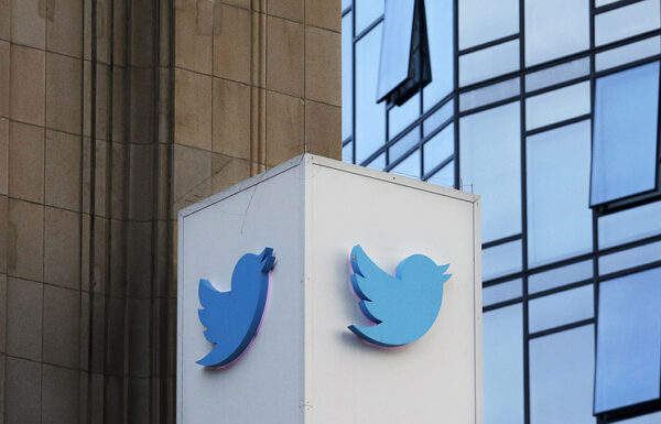 Твиттер отыскал 50 000 вмешивавшихся в выборы США «российских ботов»