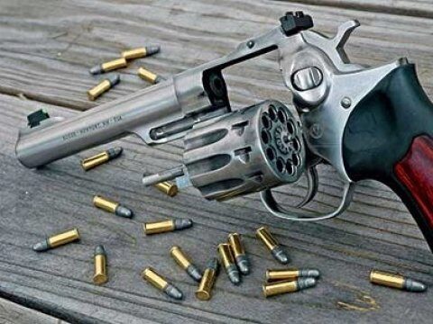 У саратовского пенсионера нашли две сотни патронов и револьвер