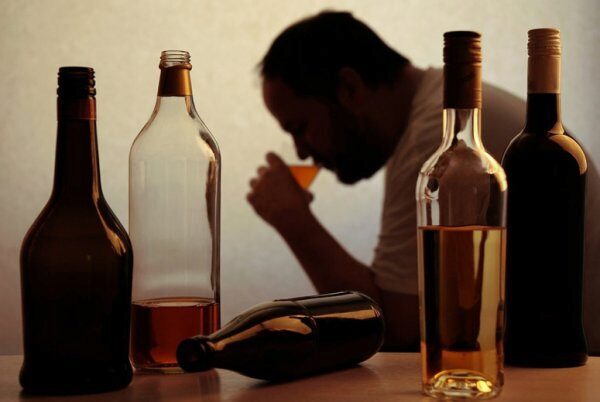Ученые: Алкоголь вредит больше бедным, чем богатым