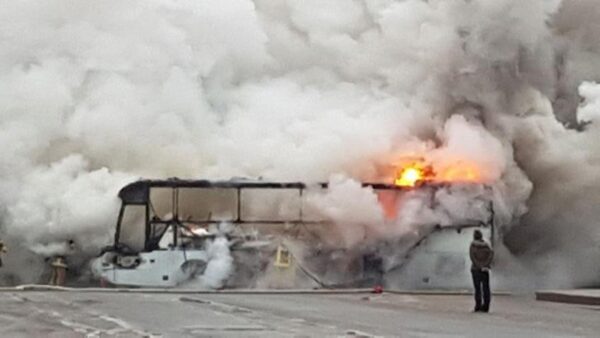 В центре Санкт-Петербурга сгорел пассажирский автобус