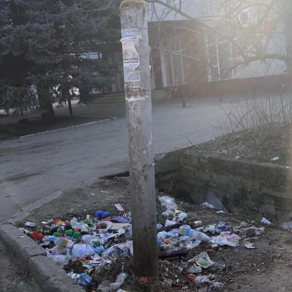 В центре Светлограда жители устроили свалку мусора